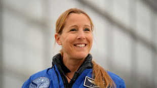 Astronautin Adenot absolviert als erste Franz&ouml;sin Au&szlig;eneinsatz im All