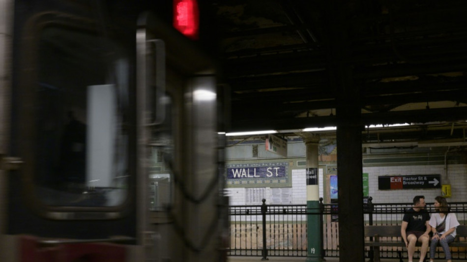 Wall Street en baisse, dig&egrave;re r&eacute;sultats et indicateurs