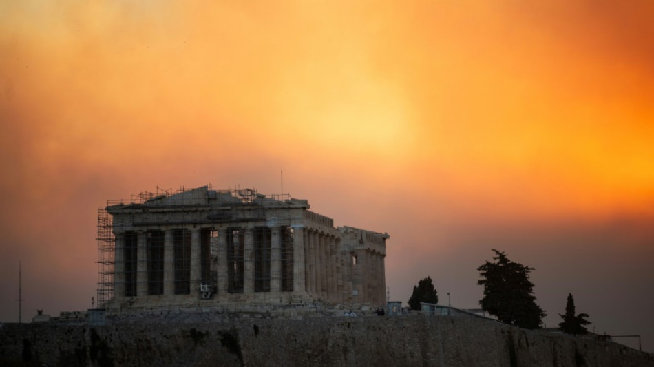 Waldbrand r&uuml;ckt n&auml;her auf griechische Hauptstadt Athen zu