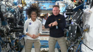 Amarrage &agrave; l'ISS du vaisseau &agrave; la rescousse des astronautes coinc&eacute;s dans la station