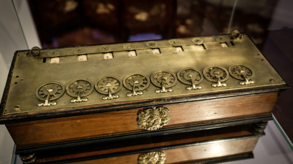 Christie's suspende la subasta en París de la primera calculadora del mundo