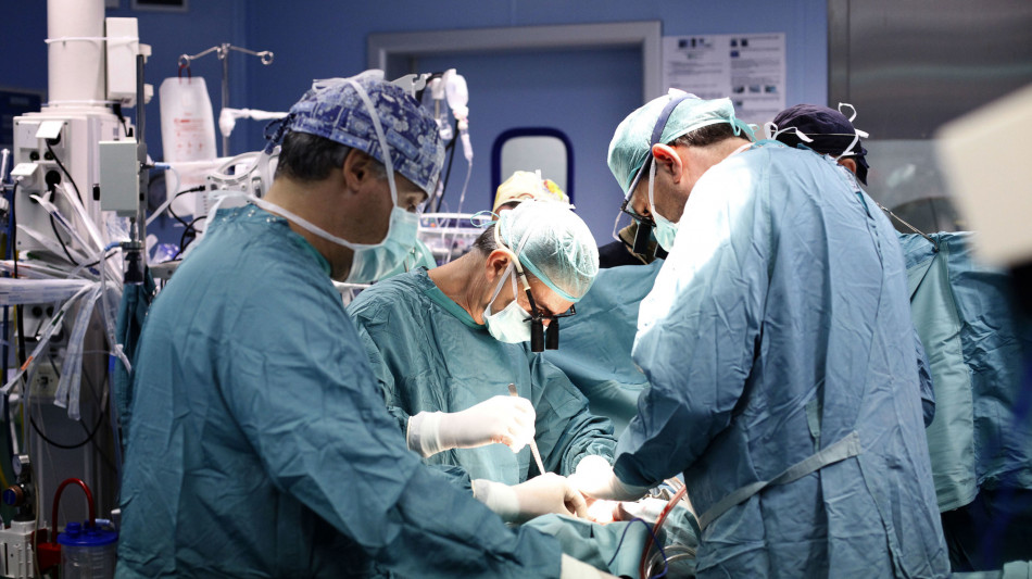 Cnt, '40 anni fa primo trapianto cuore,oggi tra leader mondiali'