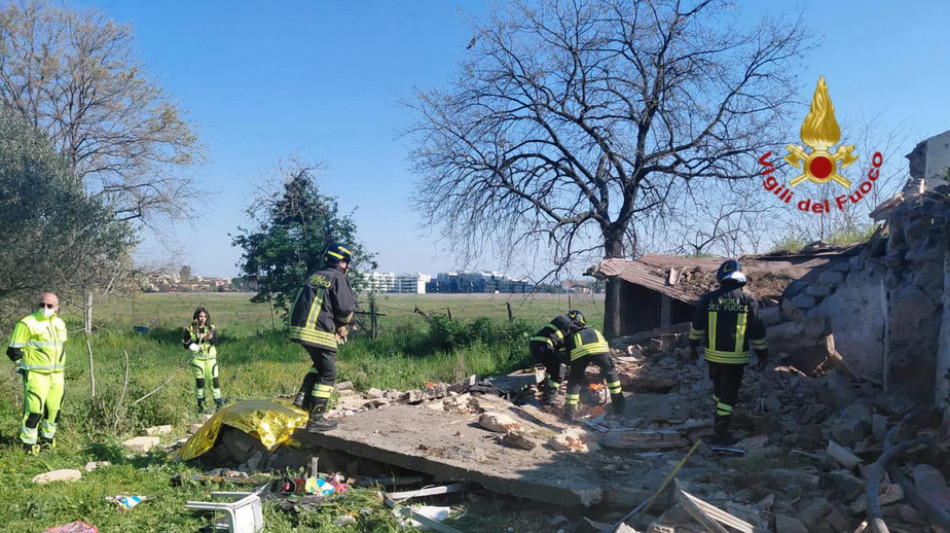 Crollo in casale abbandonato al parco degli Acquedotti a Roma, due morti