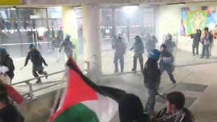 ProPal tentano di entrare a Porta Susa, respinti da forze ordine