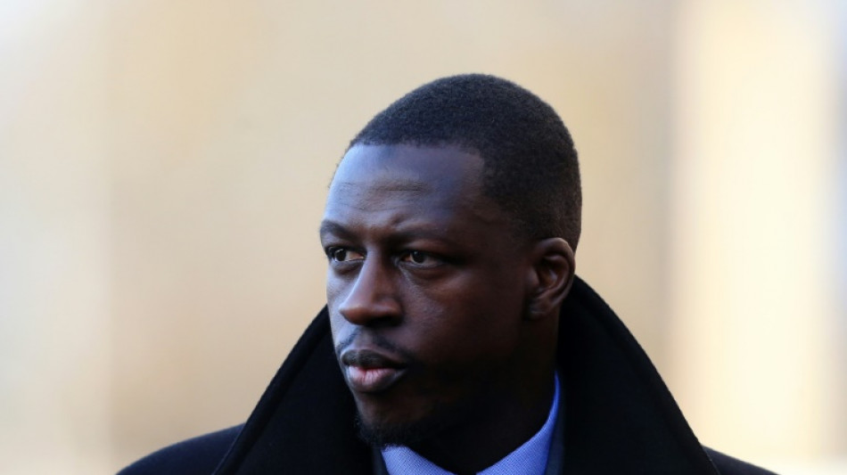 El futbolista Benjamin Mendy, declarado no culpable de seis violaciones, pero ser&aacute; juzgado de nuevo por una s&eacute;ptima