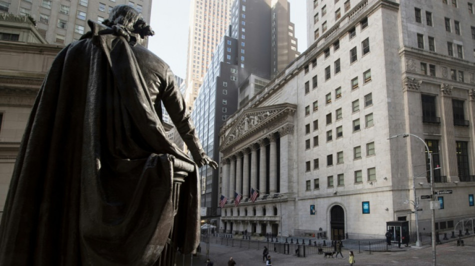H&eacute;sitante, Wall Street &eacute;volue en l&eacute;g&egrave;re hausse apr&egrave;s plusieurs s&eacute;ances de repli