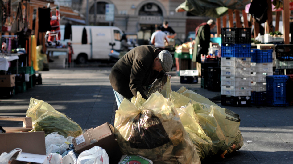 Diminuisce popolazione a rischio povert&agrave;, nel 2023 &egrave; 18,9%