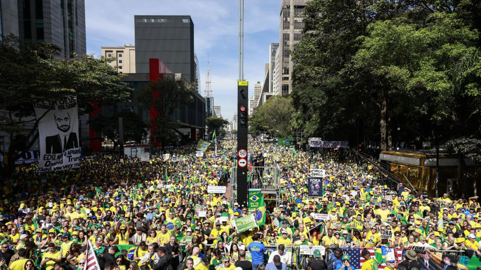 Brasile, proteste pro-Bolsonaro dopo le sanzioni americane