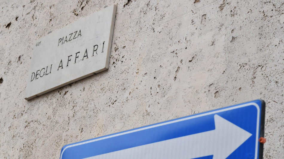 Borsa: Milano perde smalto con l'Europa, attesa per i dati Usa