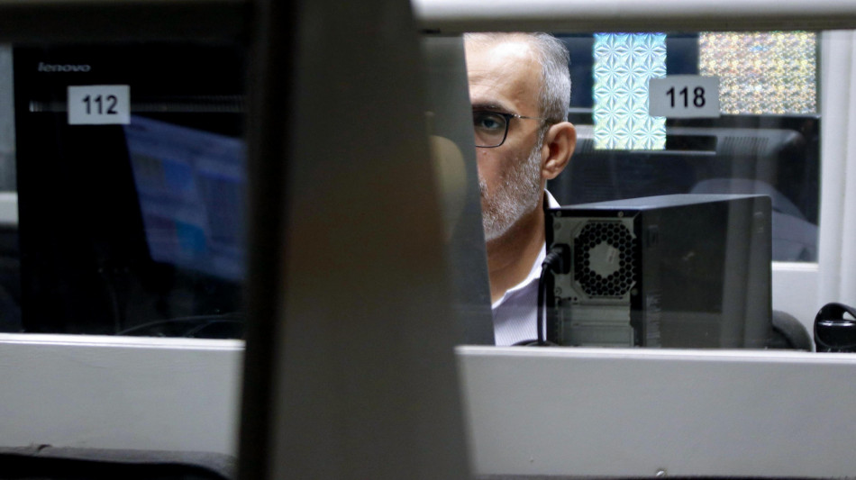 Borsa: Milano chiude in calo, Ftse Mib -0,24%