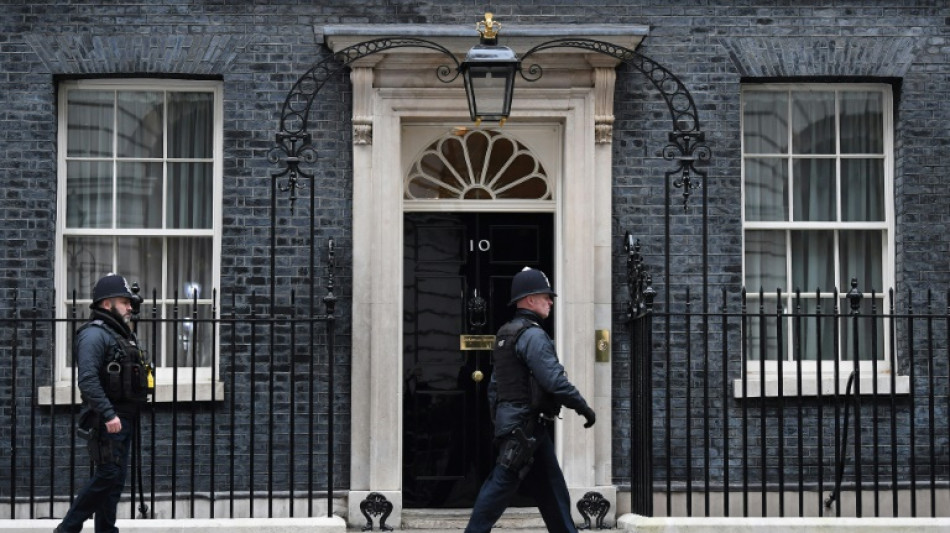 La polic&iacute;a limita la menci&oacute;n a las presuntas fiestas ilegales en su informe de Downing Street
