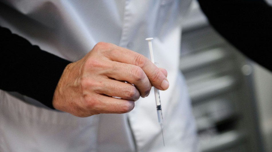 Estudo refor&ccedil;a benef&iacute;cios de vacinas contra covid em crian&ccedil;as e adolescentes