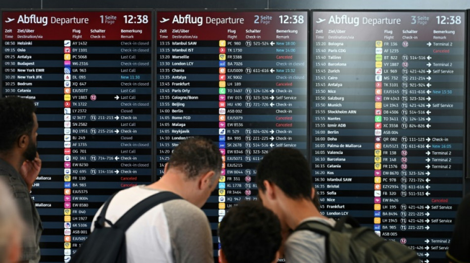 Panne informatique: "perturbations limit&eacute;es" dans l'a&eacute;rien francais, Transavia davantage touch&eacute;e