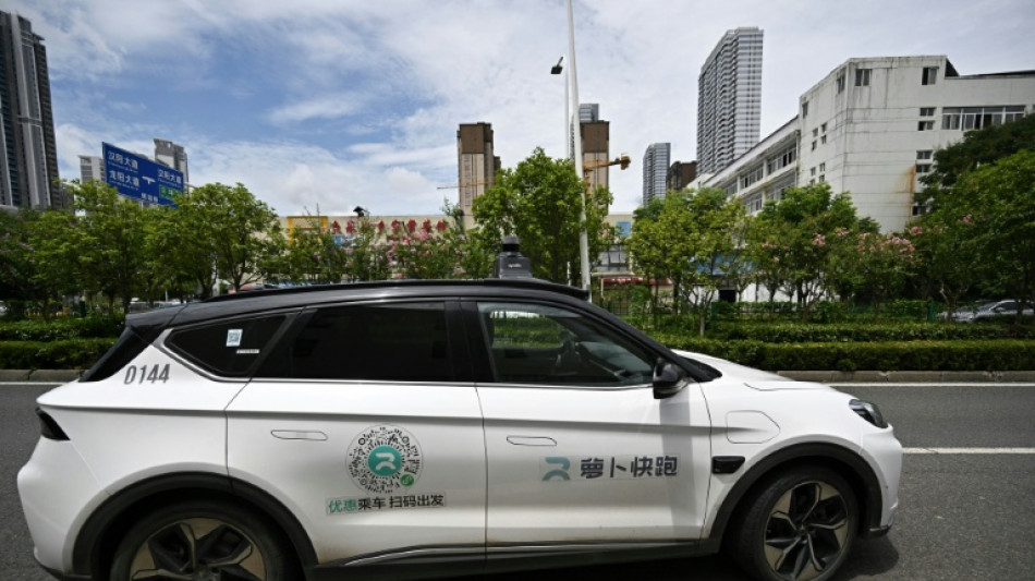 Chine: des robotaxis autonomes se figent au milieu de la route