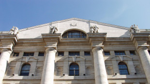 Borsa: Milano apre in negativo, Ftse Mib +0,%