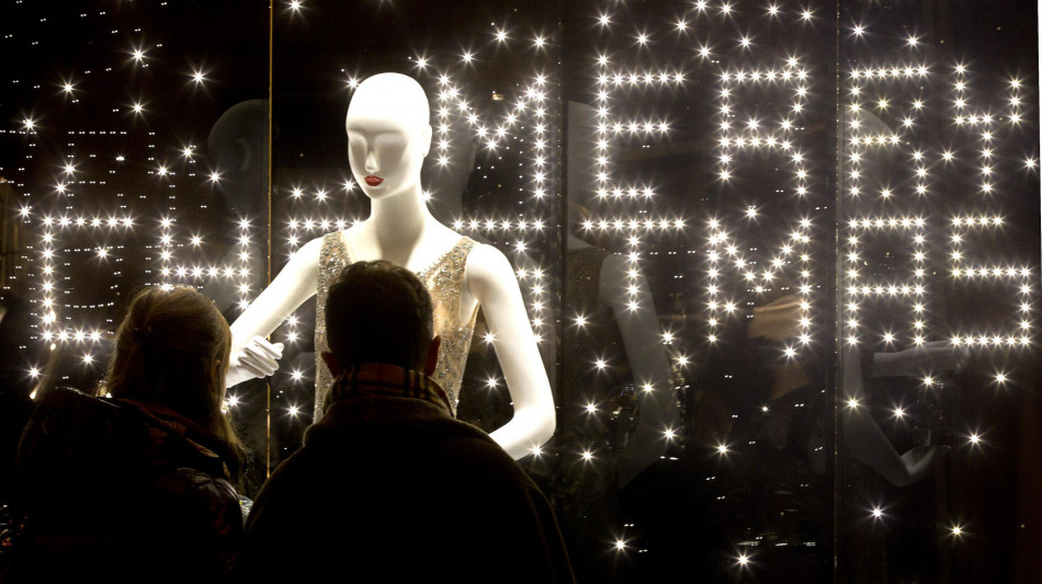 Tredicesime 2025 a 52,5 miliardi ma solo 1 su 2 ci comprerà regali