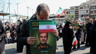 A T&eacute;h&eacute;ran, fun&eacute;railles et "r&eacute;sistance" apr&egrave;s un mois de guerre