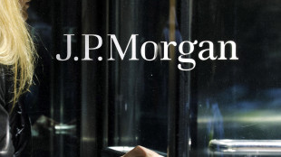 L'utile di JPMorgan cala nel quarto trimestre, ricavi +7%