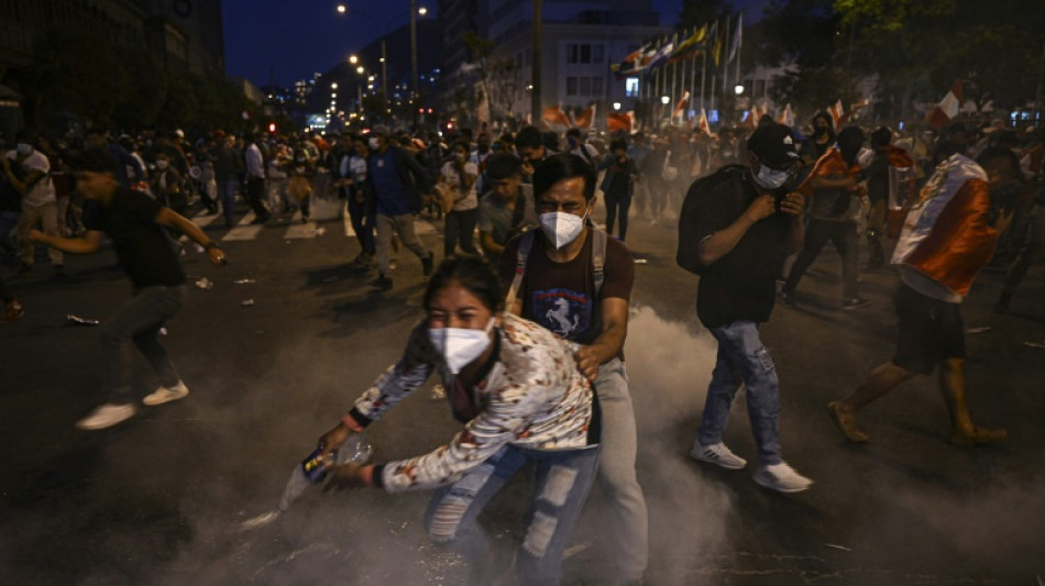 Perus Pr&auml;sidentin spricht sich nach Protesten f&uuml;r vorgezogene Neuwahlen aus