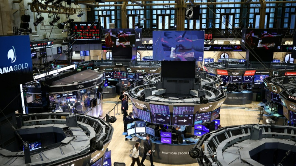 Wall Street en baisse, la g&eacute;opolitique prend le pas sur les r&eacute;sultats