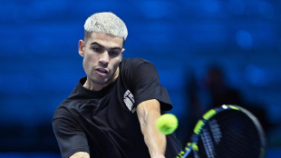 All'esordio Alcaraz soffre ma supera De Minaur