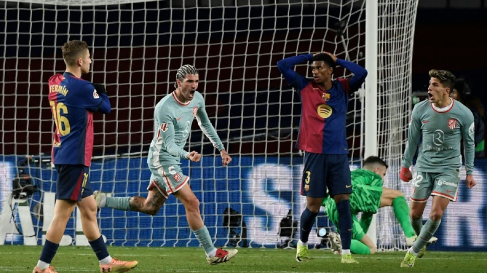 Atl&eacute;tico de Madrid vence Barcelona de virada e &eacute; o novo l&iacute;der do Espanhol