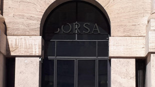 Borsa: Milano debole (-1,6%), gi&ugrave; Buzzi, Prysmian ed Stm