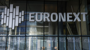 Borsa: Milano in rialzo (+0,3%) frenata da Tim