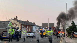 Gewalt nach t&ouml;dlichem Angriff auf tanzende Kinder in England - 53 Polizisten verletzt