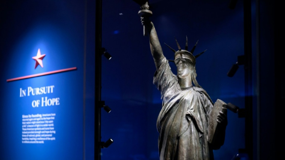Trump orders disclaimer signs outside museum of American history