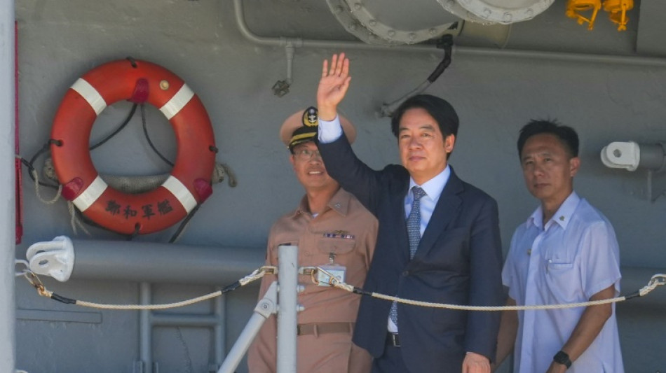 Taiwan president calls for full support of troops after jet crash