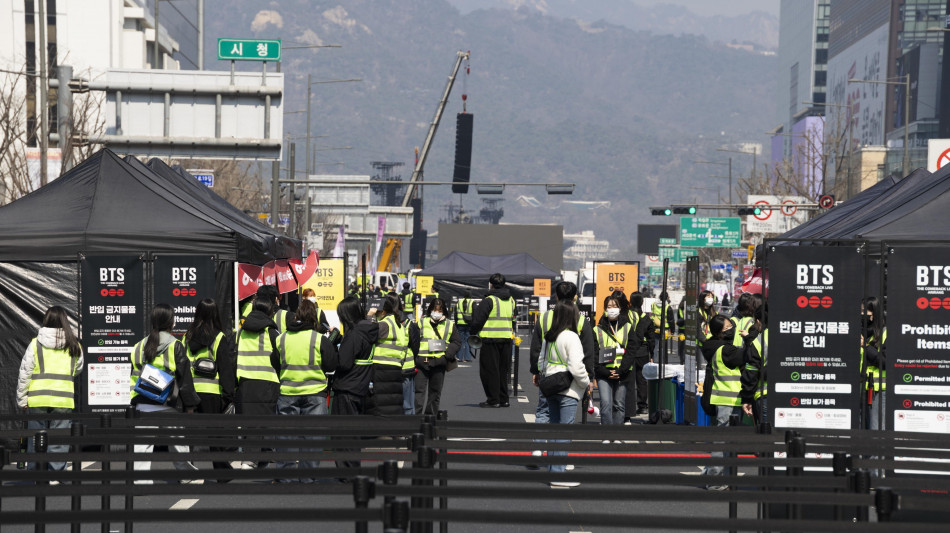 Centinaia di migliaia di fan a Seul per il ritorno dei Bts