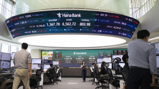 Borsa: l'Asia chiude in ordine sparso, si guarda al Medio Oriente