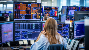 Borsa: l'Europa chiude contrastata, Parigi +0,48%, Londra -0,2%