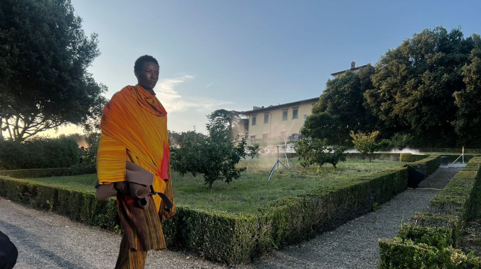 Sul plissé di Miyake pennellate dei colori d'Italia