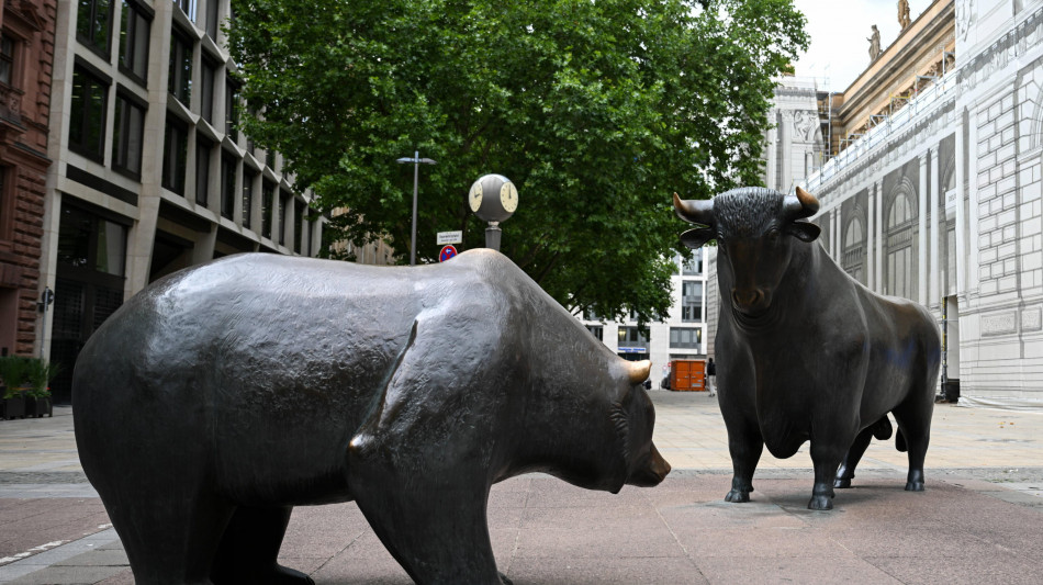 Borsa: Europa positiva nel finale, listini Usa incerti, Milano +1%