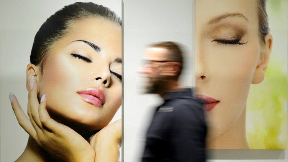 Dents, l&egrave;vres, seins : le tourisme esth&eacute;tique en pleine expansion en Albanie