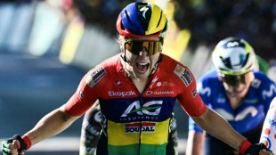 Le Court sprints to stage six Tour de France Femmes win