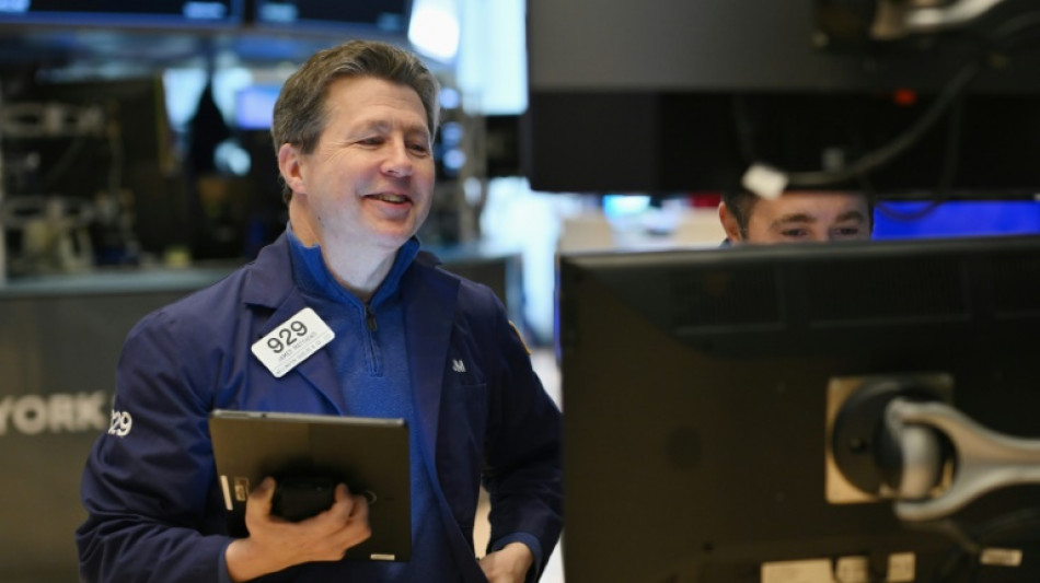 Wall Street reprend son souffle apr&egrave;s des records