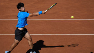 Alcaraz si ritira da Barcellona per un problema al polso