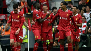 Liverpool vence Bournemouth (3-0) e assume lideran&ccedil;a provis&oacute;ria da Premier League
