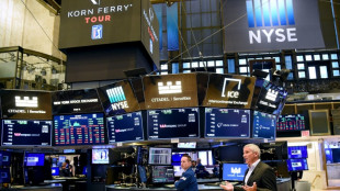 Wall Street en ordre dispers&eacute; dig&egrave;re de multiples r&eacute;sultats