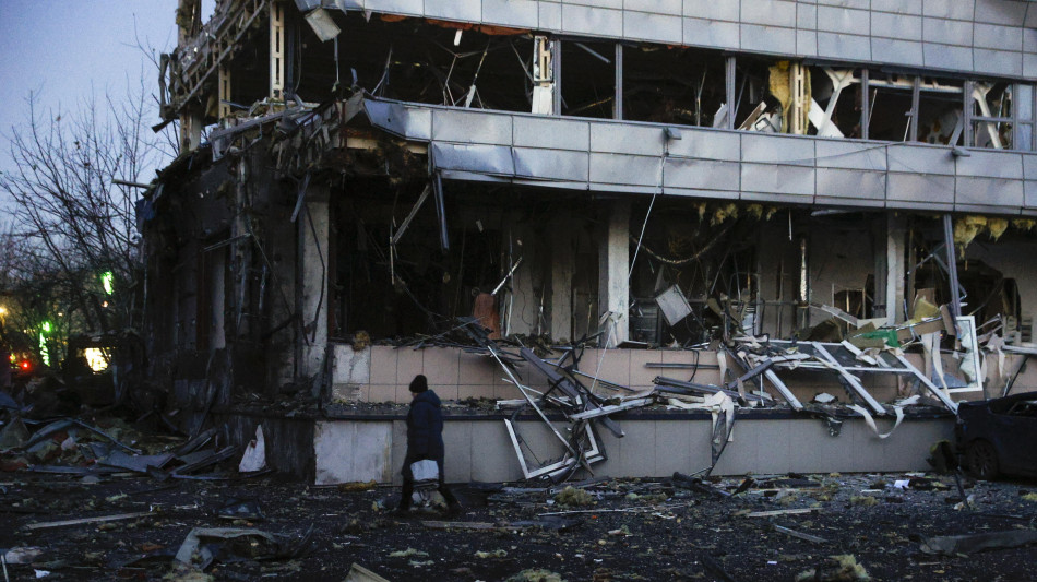 Ucraina, otto persone uccise da raid russi nella notte