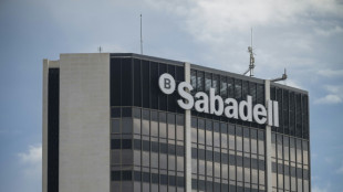 El banco español Sabadell estudia la venta de su filial británica TSB