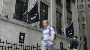 Wall Street bien orient&eacute;e, le ralentissement mod&eacute;r&eacute; de l'emploi lui convient