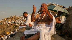 Pilgerfahrt Hadsch: 1,5 Millionen Gl&auml;ubige erklimmen trotz Hitze den Berg Arafat