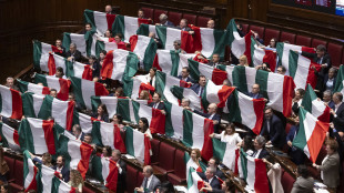 Opposizioni in piazza marted&igrave;, basta intimidazioni