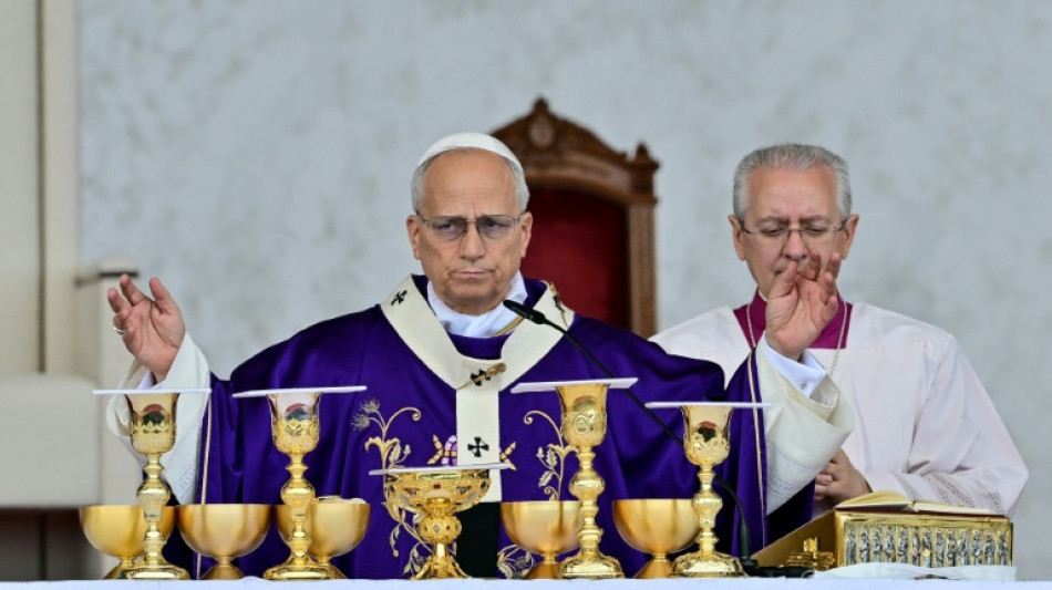Papa celebra missa ao ar livre em Beirute e pede 'novas abordagens' para a paz