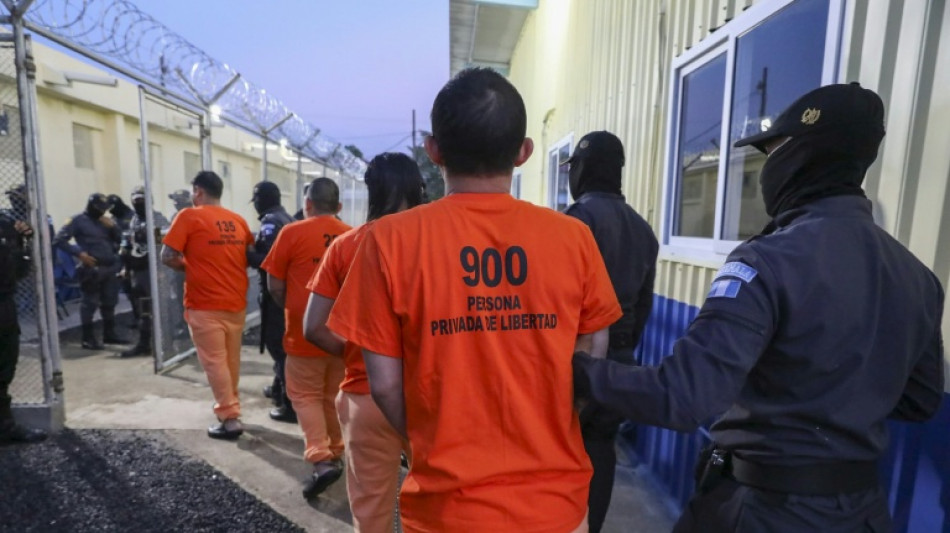 Bandenmitglieder nehmen in Gef&auml;ngnissen in Guatemala mehr als 40 W&auml;rter als Geiseln