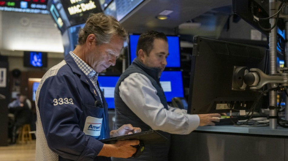 Wall Street termine en baisse, prises de b&eacute;n&eacute;fices avant Nvidia